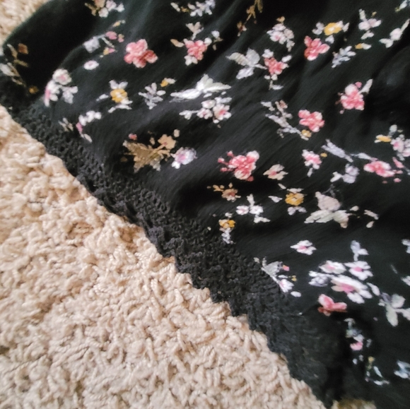 ABERCROMBIE & FITCH FLORAL SHORTS ROMPER - Picture 5 of 6